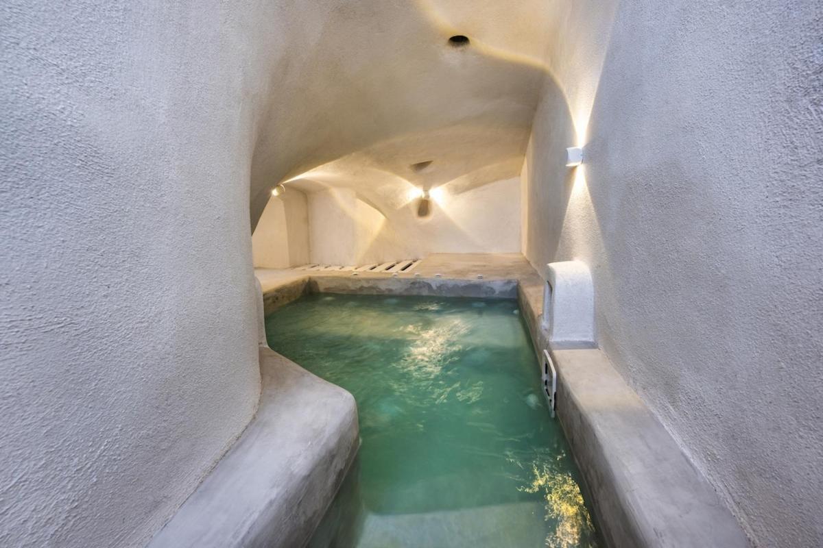 Gilbert'S Cave With Cave Jacuzzi Villa Megalochori  Exteriör bild