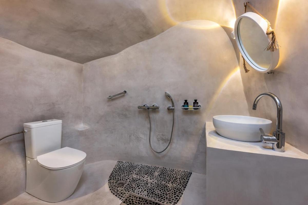 Gilbert'S Cave With Cave Jacuzzi Villa Megalochori  Exteriör bild